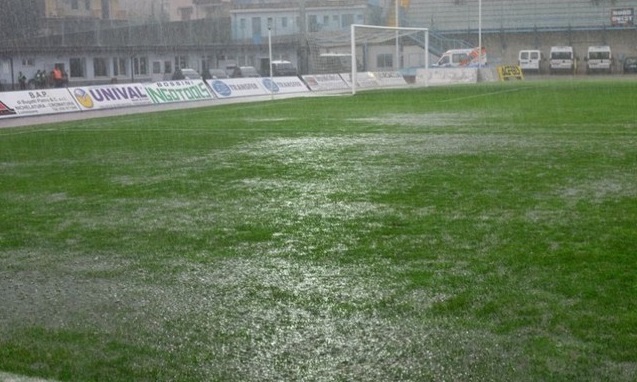 campo-calcio-allagato