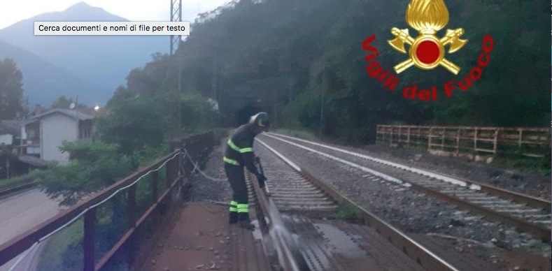 fuoco-sulla-linea-ferroviaria-a-vogogna