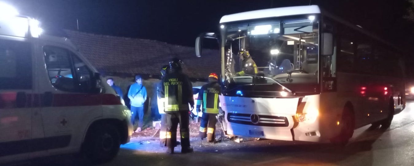 incidente-bus-comazzi-tra-miasino-e-armeno-2-14_11_24-copia