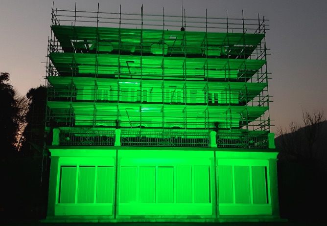 prefettura-illuminata-di-verde