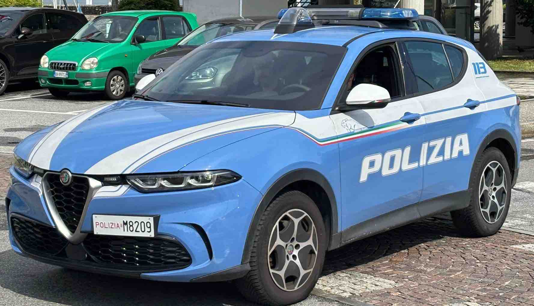 foto-polizia-per-nota-sorpresi-in-due-con-droga-10_05-copia