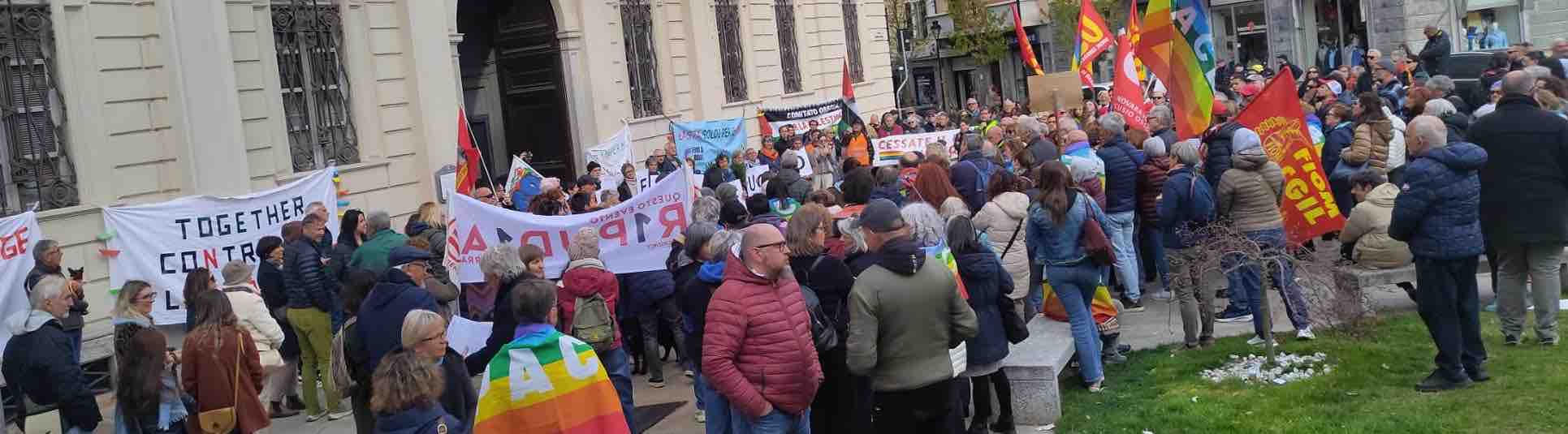 manifestazione-per-la-pace-domo
