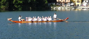 4-la-dragon-boat-davanti-a-mergozzo