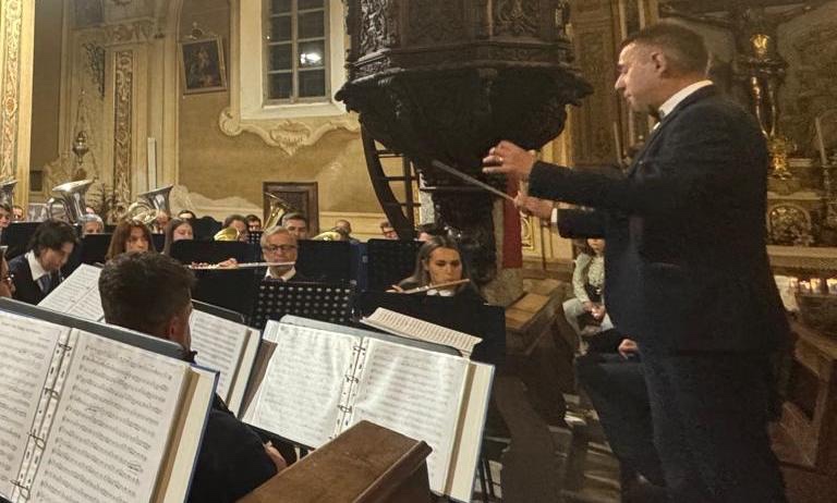 Bannio-concerto-Premiato-corpo-musicale-di-Bannio-e-il-maestro-Bert-Appermont