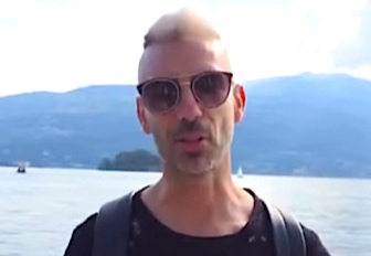 Marco-Melandri-auto-danneggiata