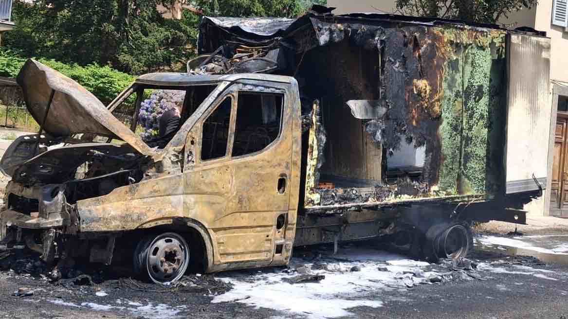camioncino-a-fuoco-a-varzo-25_06_26-copia