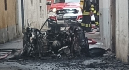 incendio-via-partigiani-suna-2-02_07_26-copia