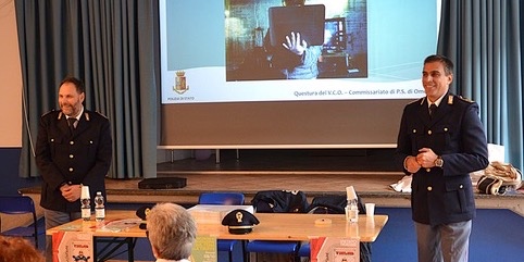 polizia-su-truffe-case-agenti